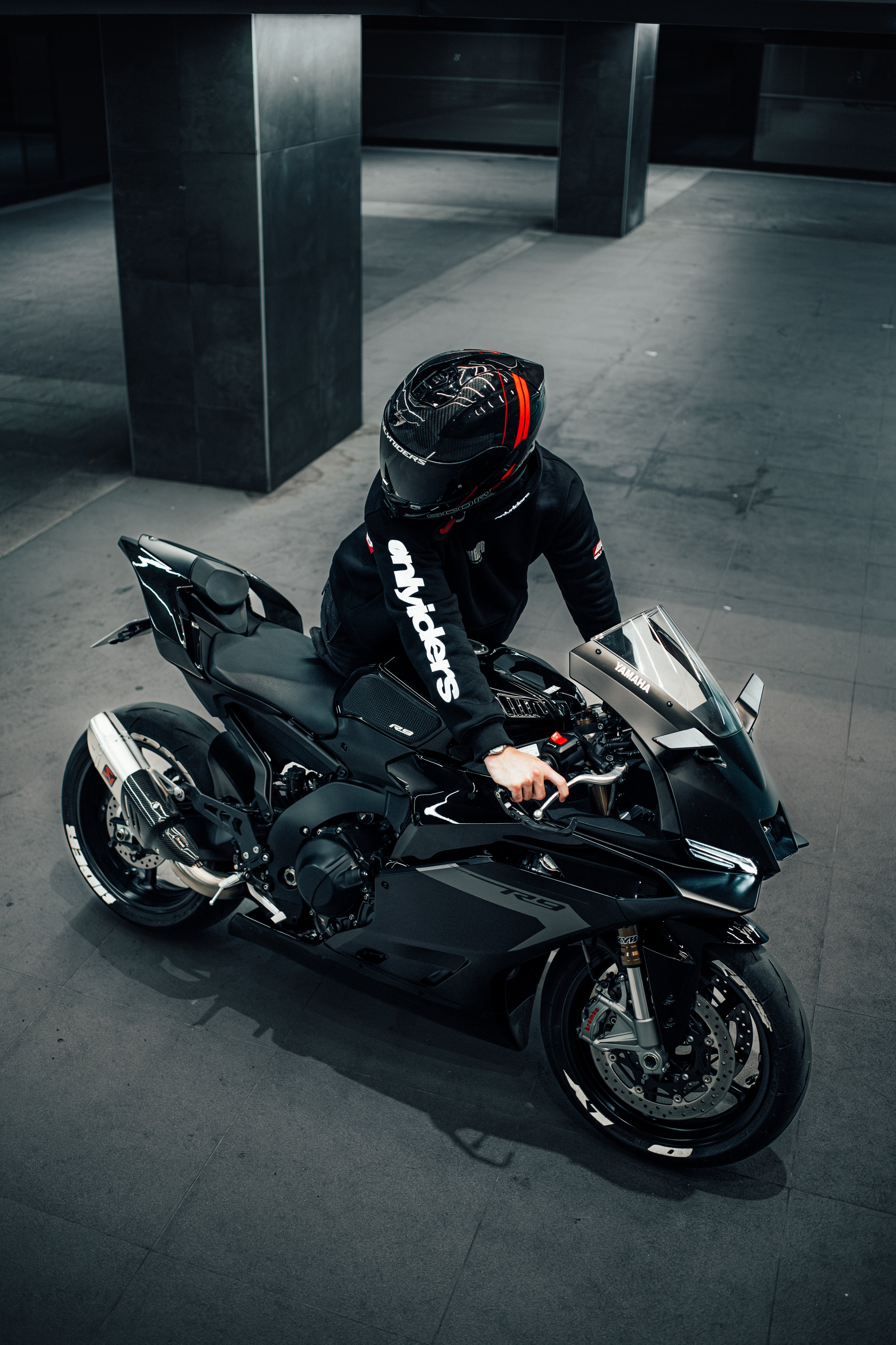REFLECTIVE HOODIE