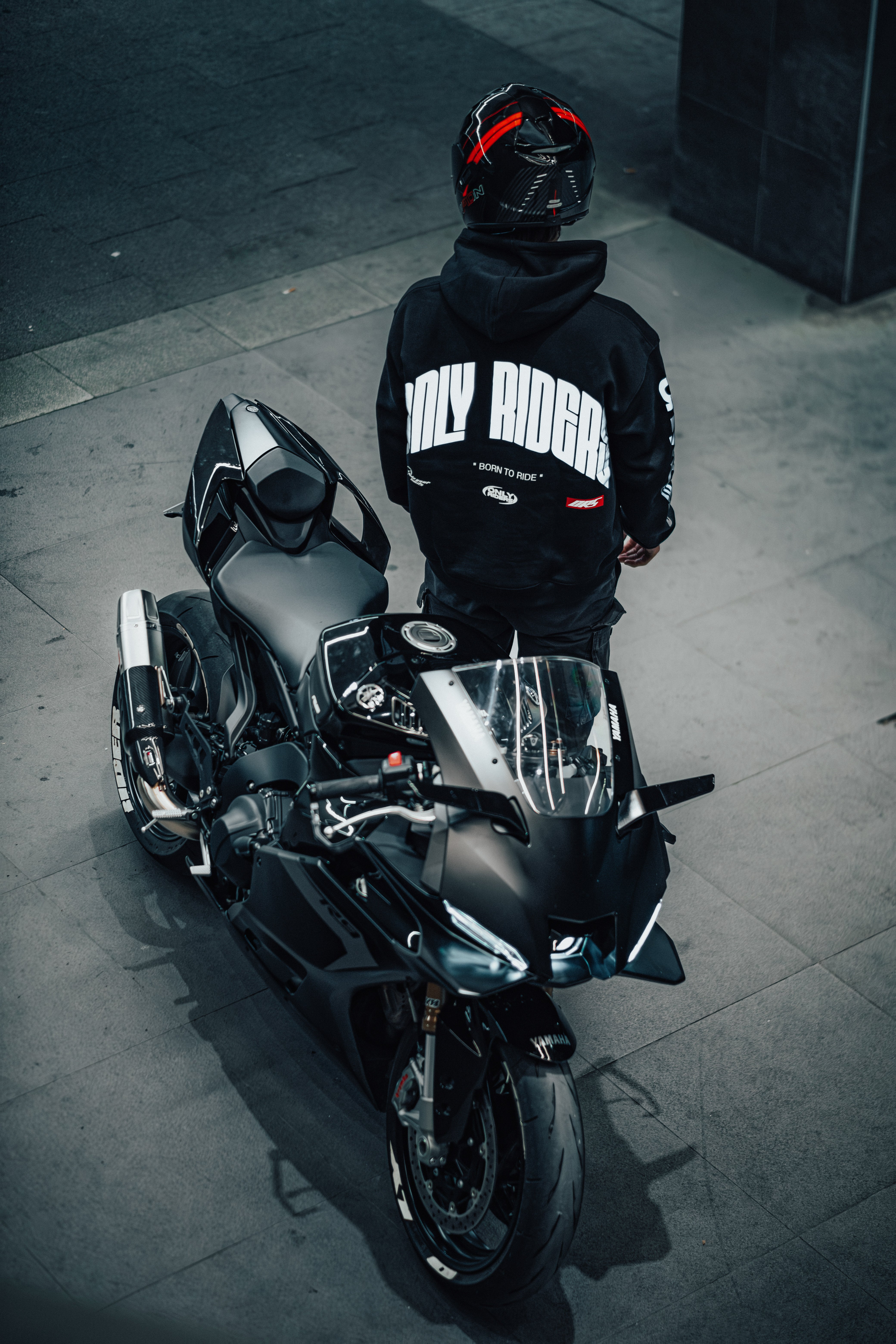 REFLECTIVE HOODIE