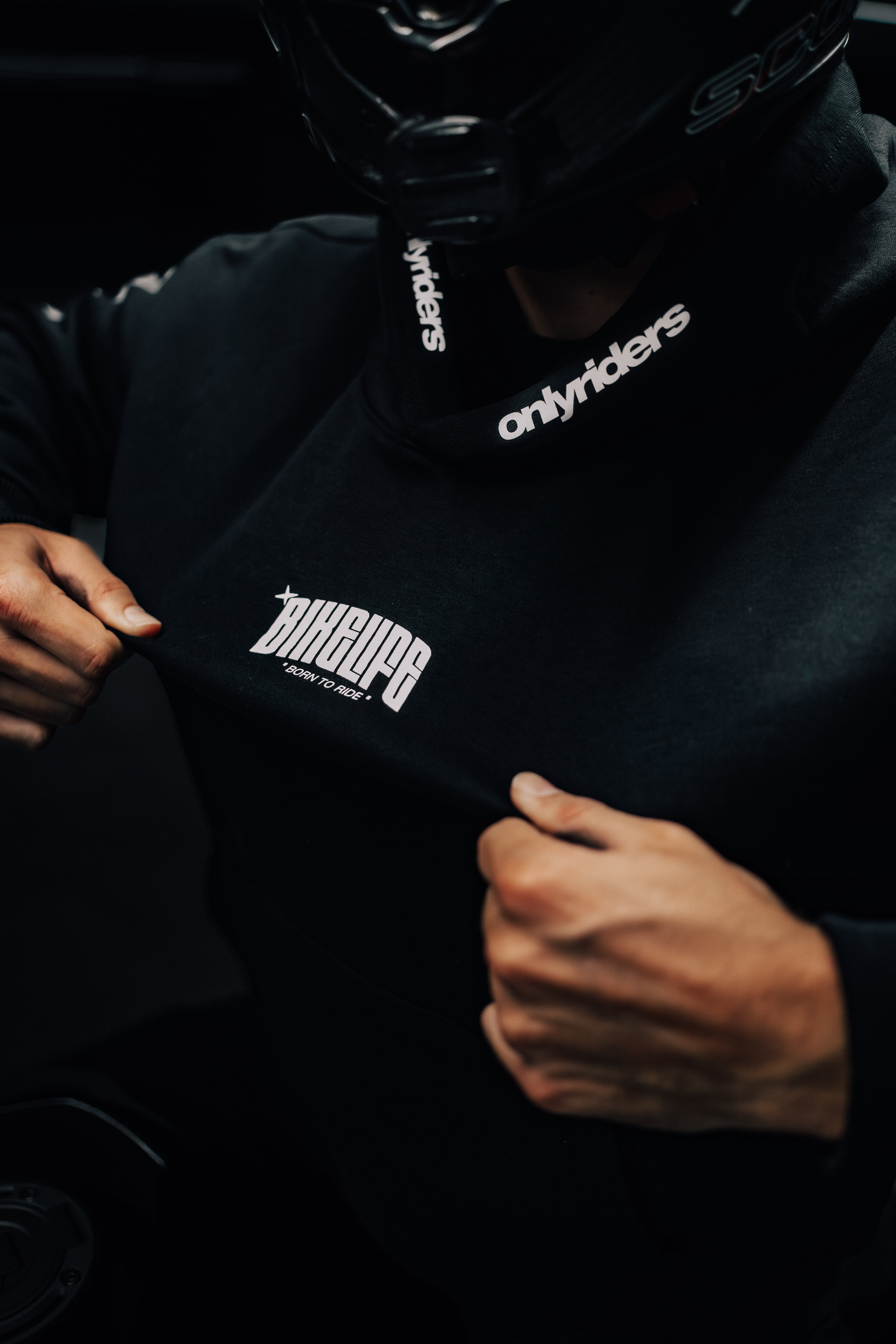 REFLECTIVE HOODIE